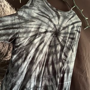 Long sleeve blue tie dye shirt.